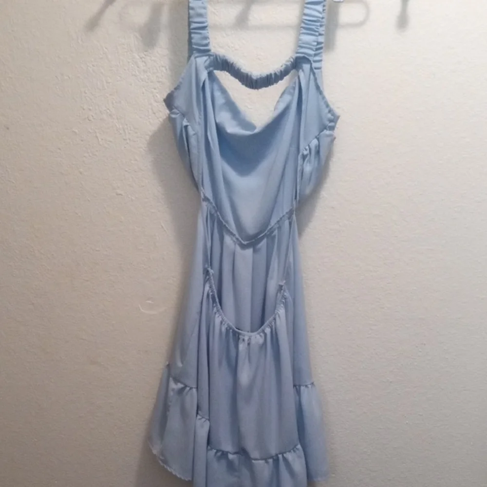 Backless Dress - Picture 2 of 3
